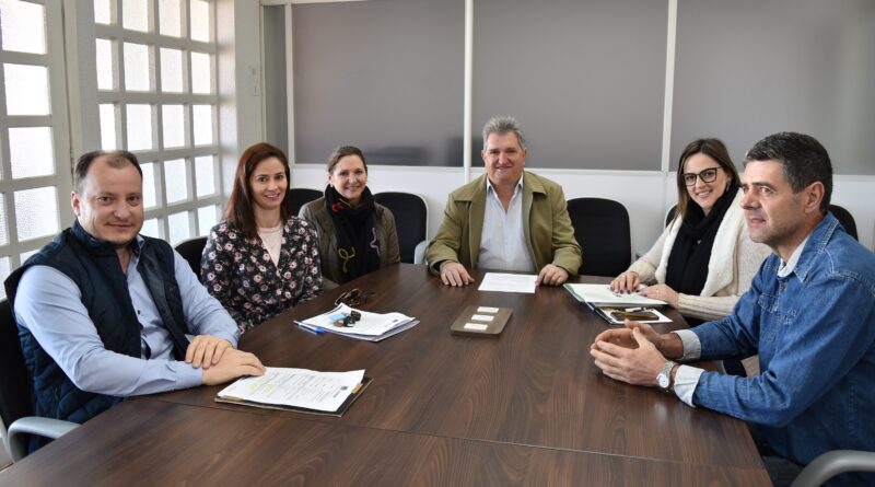 Reunião aconteceu na Sala de Reuniões da Prefeitura de Xaxim