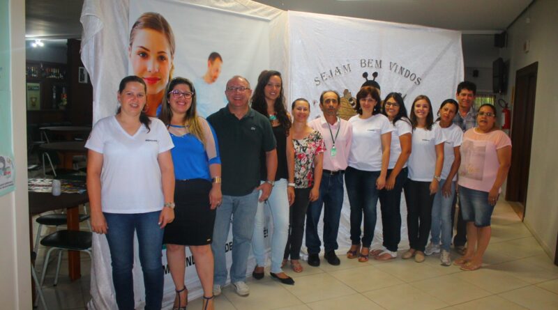 Vice-prefeito e Secretária de Saúde, juntamente com a equipe da Vigilância Sanitária