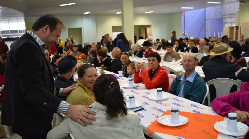 Prefeito Adriano parabenizou o Sindicato pela organização do evento e pelo trabalho que a entidade desenvolve em Xaxim.