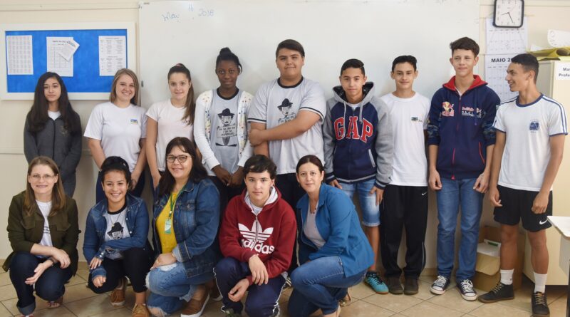 Adolescentes da EBM Ari Lunardi foram os primeiros a receber o Projeto