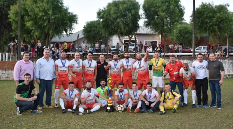 Equipe campeã venceu o 2º colocado por 3 a 1