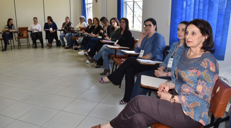 Ao todo, 35 servidores das Secretarias de Saúde; Assistência Social e Habitação e, da Administração participam do curso