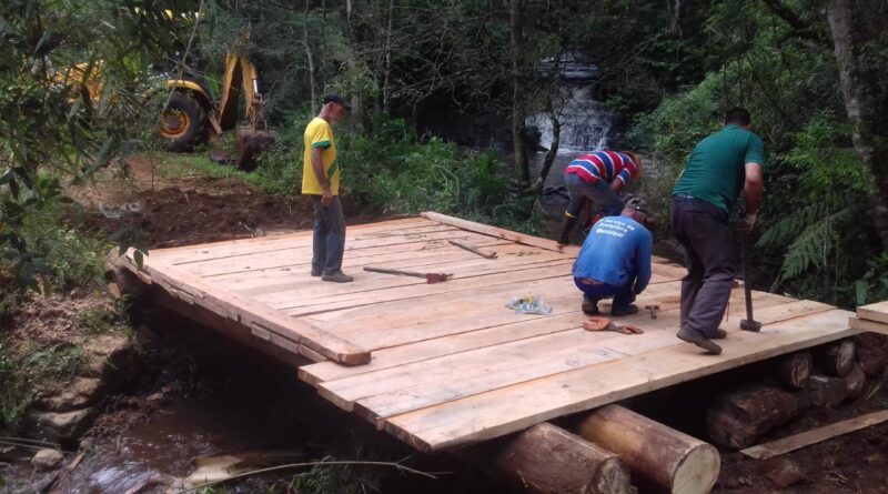 Nova ponte foi construída na última semana na Linha Campo