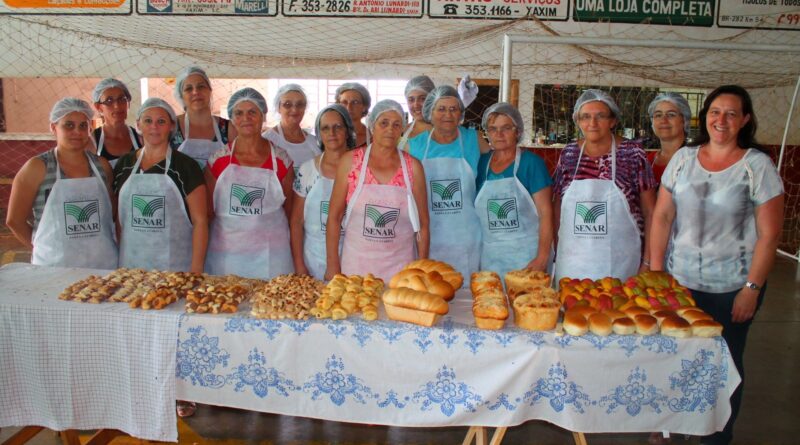 O curso repassou receitas de pães, bolachas e demais receitas